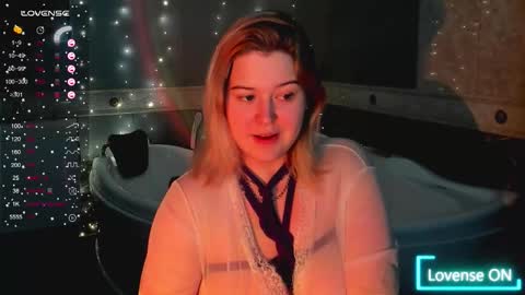 Snapshot of ednaadamse chatting on February 6, 9:12 am ednaadamse online show from February 6, 9:12 am