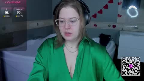 Snapshot of ednaadamse chatting on March 1, 8:38 am ednaadamse online show from March 1, 8:38 am