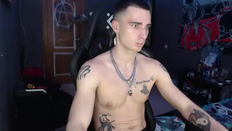 Eduar online show from December 2, 6:58 pm