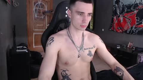 Snapshot of eduard_loveee chatting on May 5, 7:05 am Eduar online show from May 5, 7:05 am