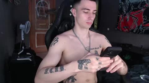 Snapshot of eduard_loveee chatting on May 22, 9:26 am Eduar online show from May 22, 9:26 am