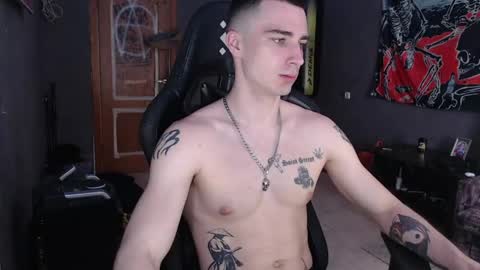 Snapshot of eduard_loveee chatting on June 7, 10:08 am Eduar online show from June 7, 10:08 am