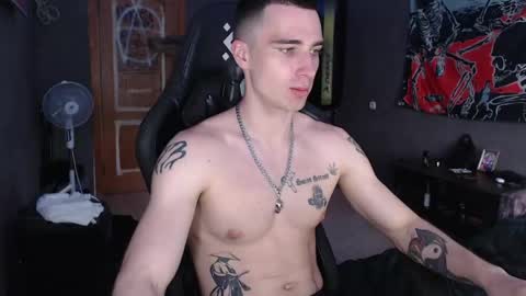 Snapshot of eduard_loveee chatting on June 11, 1:09 pm Eduar online show from June 11, 1:09 pm