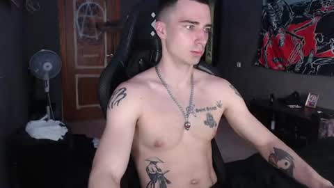 Snapshot of eduard_loveee chatting on June 12, 8:24 am Eduar online show from June 12, 8:24 am