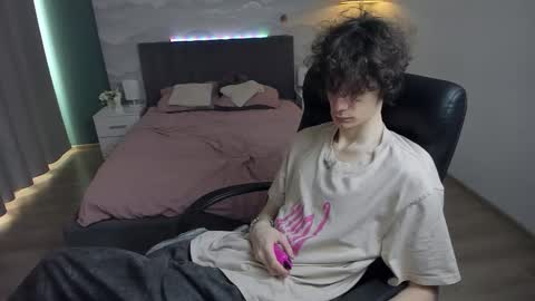 edvardblare online show from September 27, 10:42 am