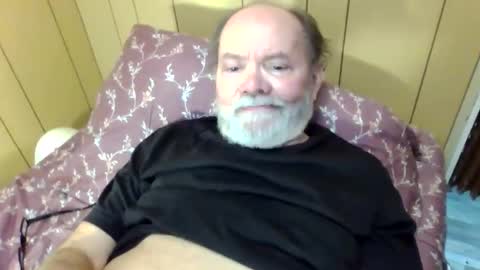 Snapshot of edwalters chatting on March 21, 10:24 pm Eddie online show from March 21, 10:24 pm