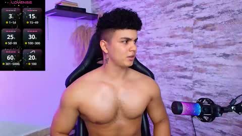 EDWARD CLARCK online show from November 7, 3:17 am