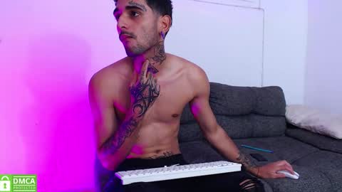 edward_johnsonn online show from December 16, 1:27 pm