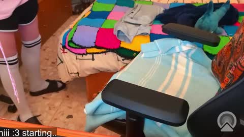 Snapshot of edwarh_01 chatting on February 22, 11:47 pm Alex online show from February 22, 11:47 pm