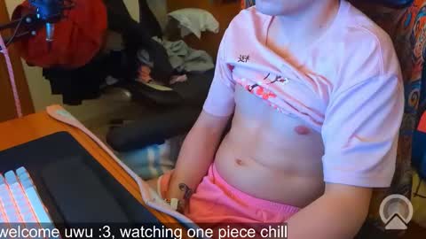 Snapshot of edwarh_01 chatting on March 1, 10:56 pm Alex online show from March 1, 10:56 pm