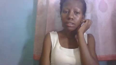 edwige770943 online show from April 1, 3:40 am