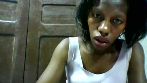 edwige770943 online show from April 22, 4:52 pm