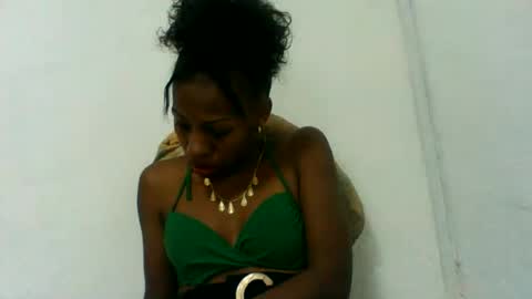 edwige770943 online show from June 16, 6:16 am
