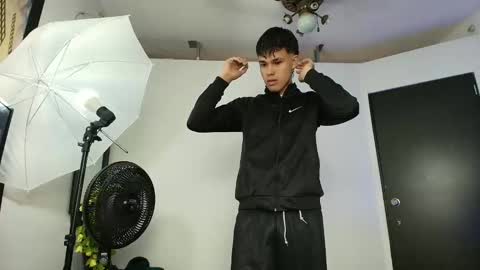 Edwin online show from May 18, 1:39 pm