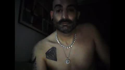 Snapshot of eemmee708927 chatting on February 24, 8:18 pm eemmee708927 online show from February 24, 8:18 pm