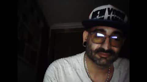 Snapshot of eemmee708927 chatting on February 25, 9:46 pm eemmee708927 online show from February 25, 9:46 pm