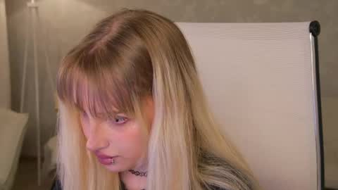 Snapshot of eevamarie chatting on May 27, 4:04 pm EVA NON NUDE online show from May 27, 4:04 pm
