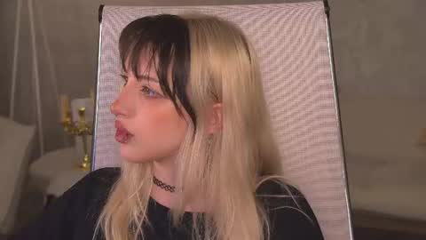 Snapshot of eevamarie chatting on June 14, 4:09 pm EVA NON NUDE online show from June 14, 4:09 pm