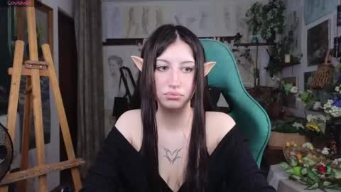 Snapshot of effiemeowley chatting on April 23, 9:41 am effiemeowley online show from April 23, 9:41 am