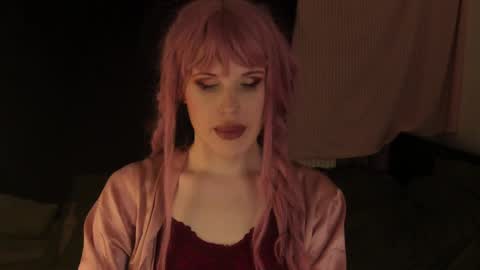 Effie Mur online show from January 19, 6:00 pm