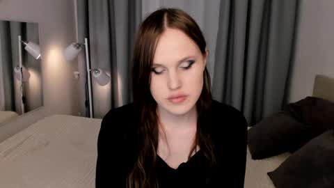 Effie Mur online show from April 14, 8:37 pm