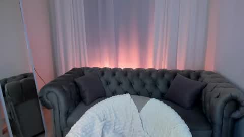 Snapshot of effiemur chatting on June 11, 12:32 am Effie Mur online show from June 11, 12:32 am