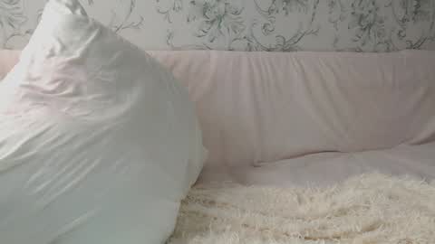 Snapshot of effsweet chatting on December 17, 11:16 pm Eff online show from December 17, 11:16 pm