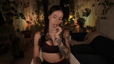 Effy online show from April 28, 2:27 am