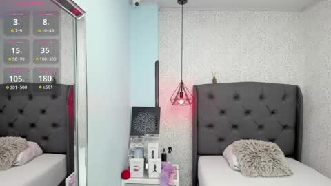  E F F Y  online show from April 8, 12:16 pm