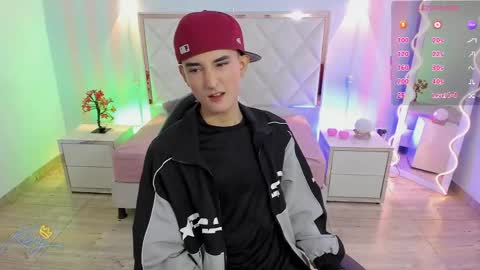 Snapshot of eidan_tay chatting on April 30, 1:06 pm eidan_tay online show from April 30, 1:06 pm