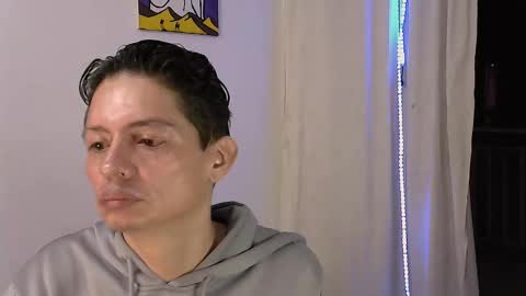 Snapshot of eider122 chatting on February 3, 4:43 am EIder online show from February 3, 4:43 am