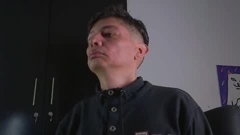 Snapshot of eider122 chatting on February 16, 2:40 am EIder online show from February 16, 2:40 am