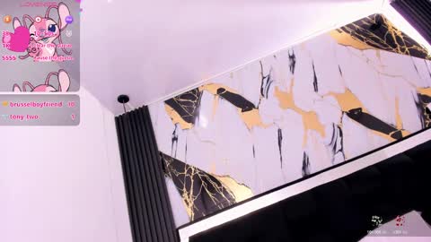 eileenn tanihara online show from November 11, 9:20 am