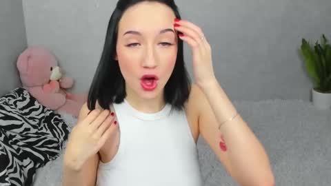 eileenmoores online show from January 7, 4:31 pm