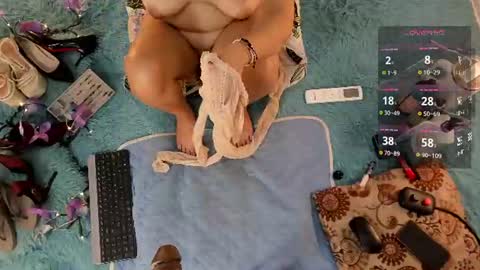 Snapshot of eilin_clio chatting on July 4, 6:58 pm Eilin online show from July 4, 6:58 pm