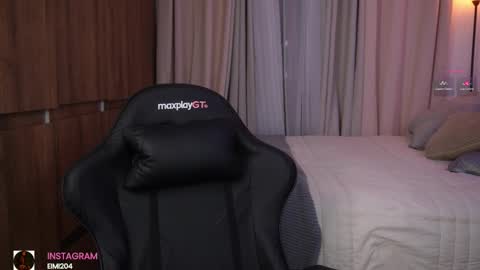 Snapshot of eimi_space chatting on February 14, 3:47 am eimi online show from February 14, 3:47 am