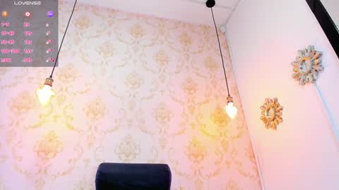 Eimy online show from December 17, 9:05 pm