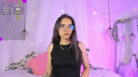 eimy_rosse18 online show from April 14, 1:06 pm