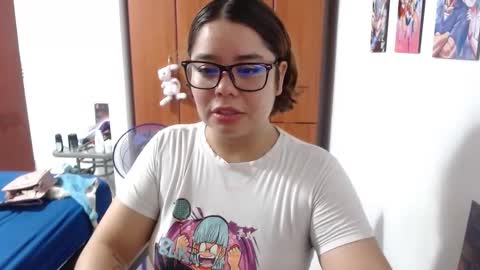 Snapshot of eimy_saenzz chatting on December 14, 2:06 am eimy_saenzz online show from December 14, 2:06 am