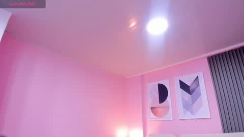 Eimy  online show from December 2, 3:04 am