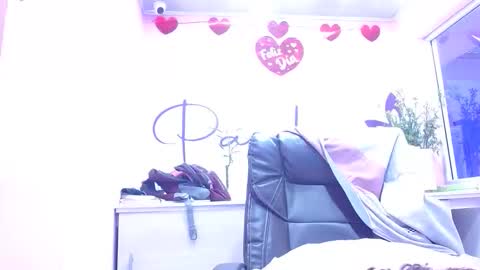 Snapshot of eireneninon chatting on November 6, 10:54 pm Eirene online show from November 6, 10:54 pm