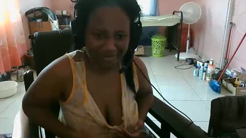 Eirondra Valeen online show from October 30, 1:45 pm