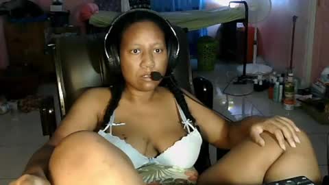 Eirondra Valeen online show from March 8, 2:04 am