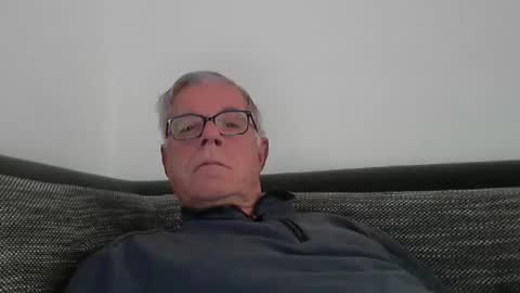 Snapshot of eisbaer1957 chatting on December 8, 8:30 am eisbaer1957 online show from December 8, 8:30 am