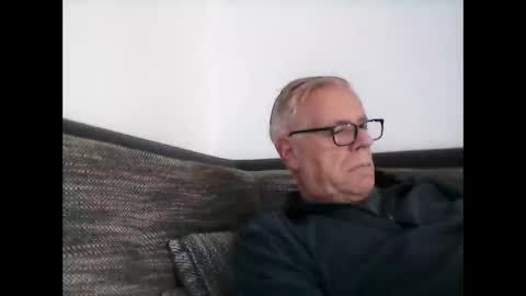 Snapshot of eisbaer1957 chatting on December 20, 1:11 pm eisbaer1957 online show from December 20, 1:11 pm