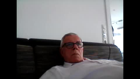 Snapshot of eisbaer1957 chatting on February 9, 1:04 pm eisbaer1957 online show from February 9, 1:04 pm
