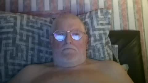 eketman1964 online show from February 26, 11:37 pm