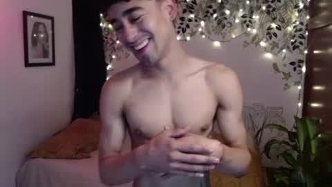 Snapshot of ekhtyr11 chatting on December 19, 11:25 pm xoxo online show from December 19, 11:25 pm