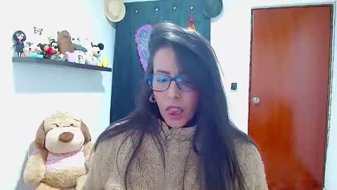 Snapshot of ela_3611 chatting on December 31, 5:44 am ela_3611 online show from December 31, 5:44 am