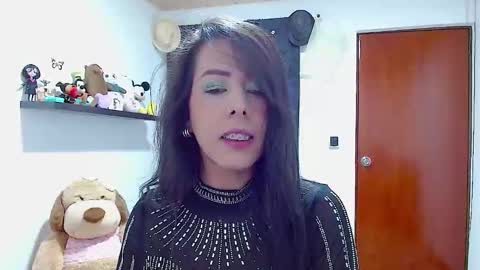 Snapshot of ela_3611 chatting on January 1, 12:53 am ela_3611 online show from January 1, 12:53 am